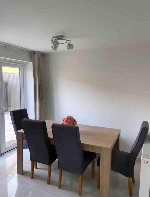 3 Stories, 5 Bedroom House In Prime Location With Balcony And Shared Garden 利物浦 外观 照片