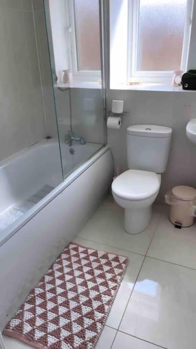 3 Stories, 5 Bedroom House In Prime Location With Balcony And Shared Garden 利物浦 外观 照片